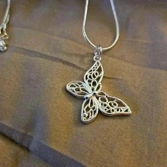 925 Sterling silver snake chain with a butterfly pendant - Picture 3 of 3